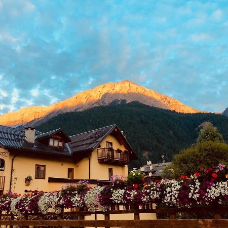 Hotel La Ginestra Cesana Torinese Eksteriør billede