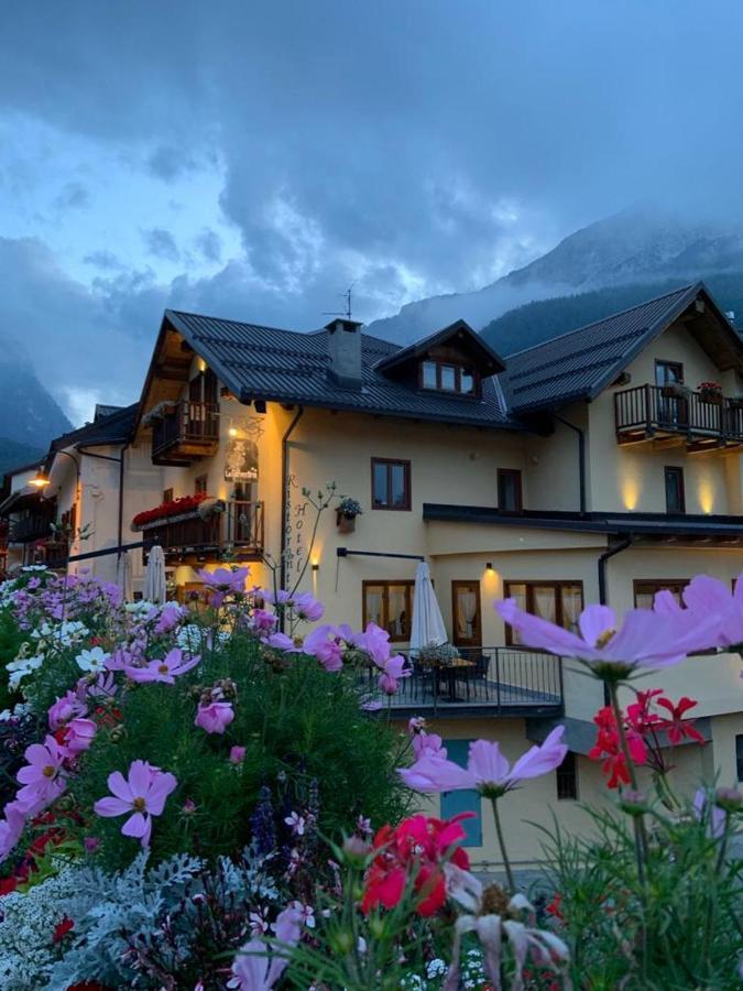 Hotel La Ginestra Cesana Torinese Eksteriør billede