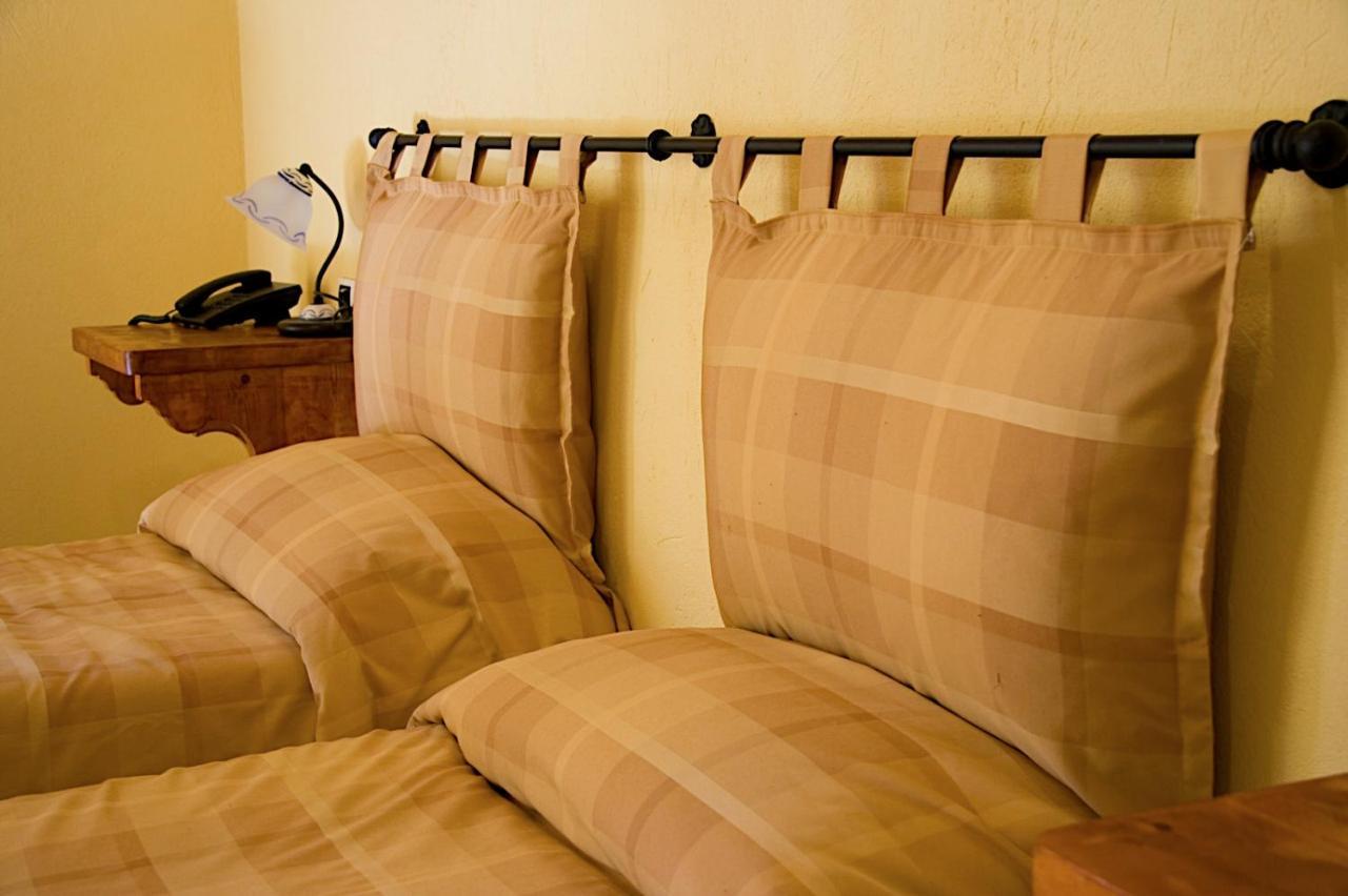 Hotel La Ginestra Cesana Torinese Eksteriør billede