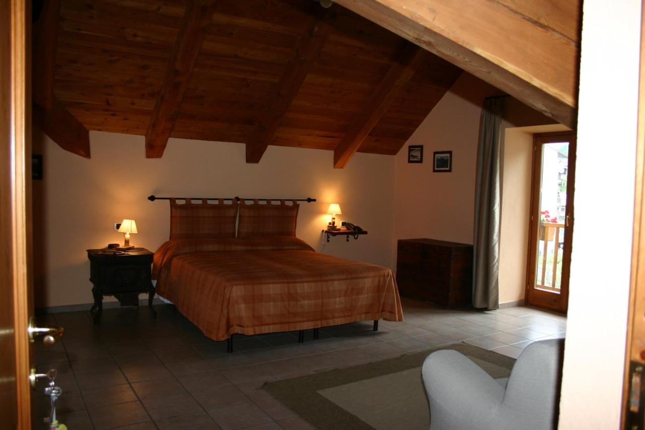 Hotel La Ginestra Cesana Torinese Eksteriør billede